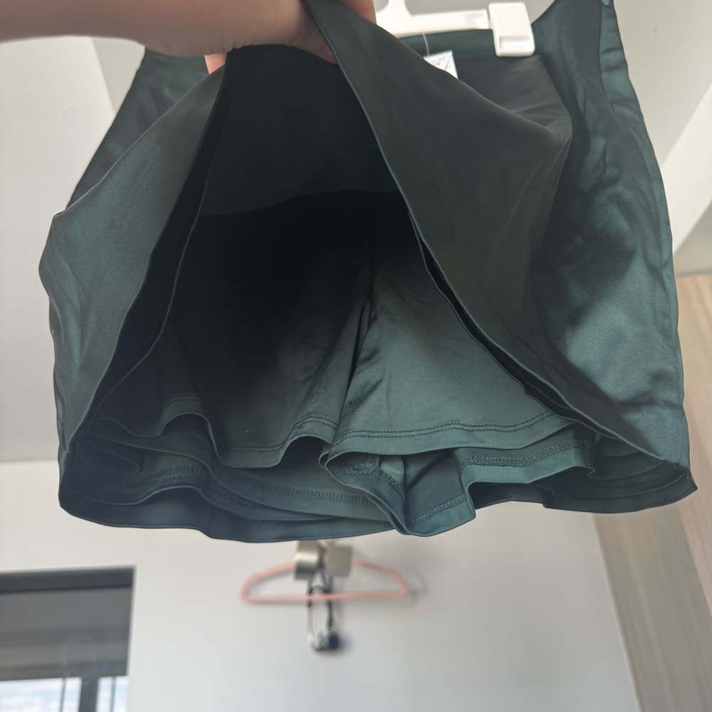 Abercrombie & Fitch NWT Scarlett Satin Sculpt Mini Skort Deep Green Medium - Picture 6 of 10